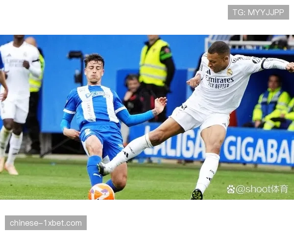 巴萨防线稳固领跑西甲 姆巴佩突破越位展现进攻智慧 巴萨防线稳固领跑西甲 姆巴佩突破越位展现进攻智慧